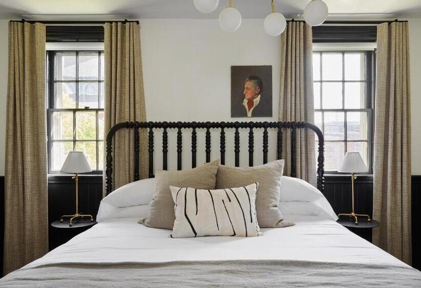 اتاق استاندارد, Blind Tiger Portland Danforth Street