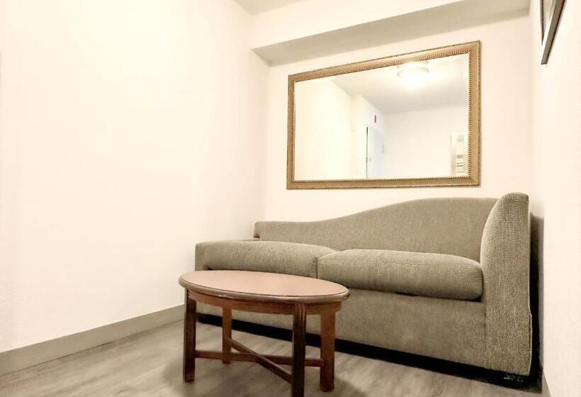 Номер Deluxe, Comfort Inn & Suites Kissimmee By The Parks