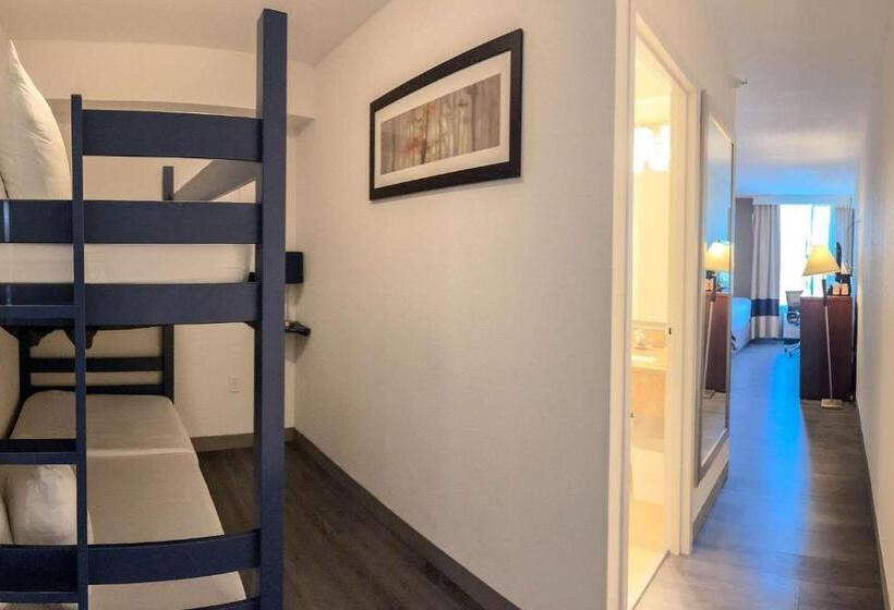 Семейный Номер, Comfort Inn & Suites Kissimmee By The Parks