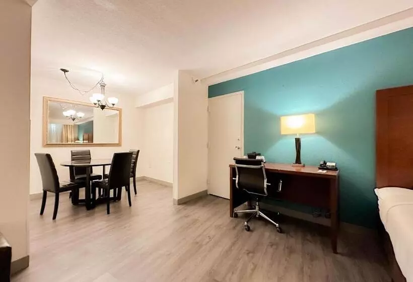 اتاق سوپریور با تخت بزرگ, Comfort Inn & Suites Kissimmee By The Parks