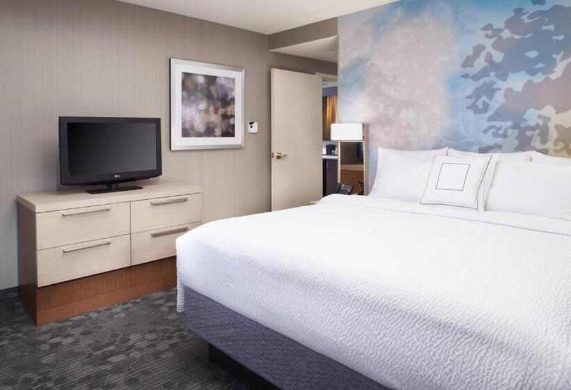 스위트 킹사이즈 침대, Courtyard Cleveland Independence