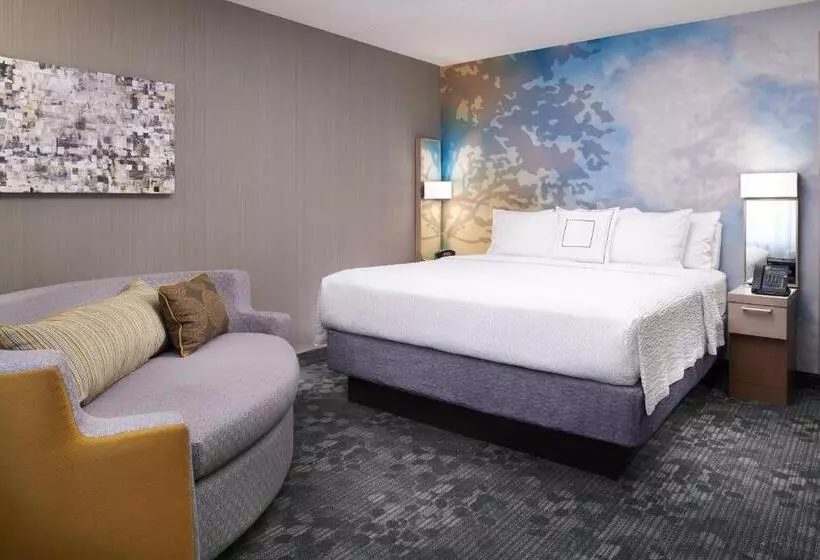 身障者適用キングサイズベッドルーム, Courtyard Cleveland Independence