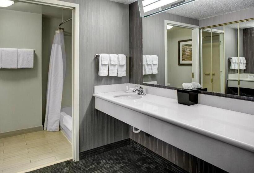 Президентский Люкс, Courtyard By Marriott Cleveland Westlake