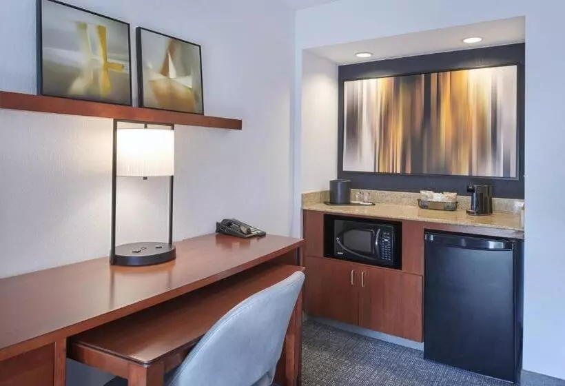Sviitti King-vuode, Courtyard By Marriott Detroit Troy