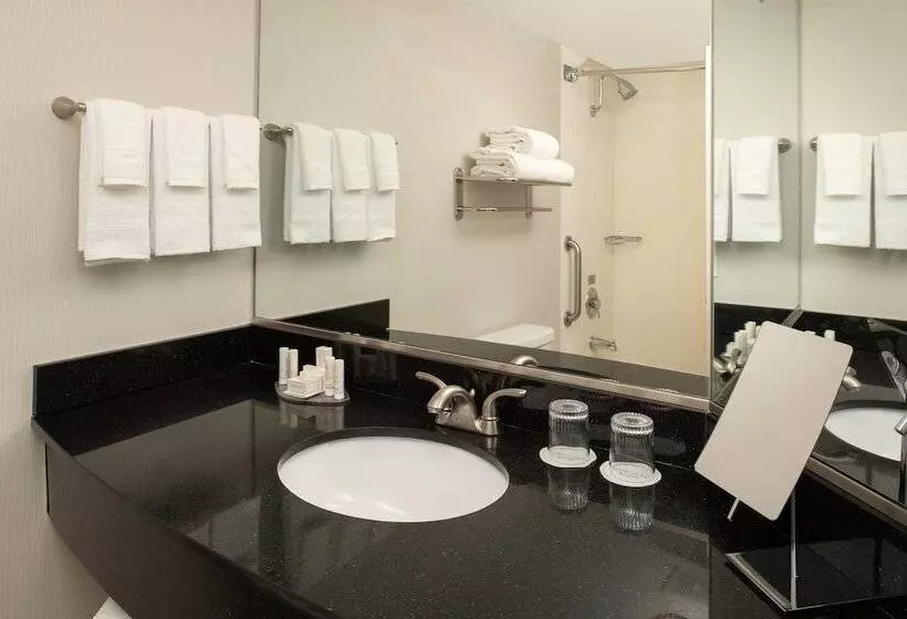 سوییت, Courtyard By Marriott Portland Airport