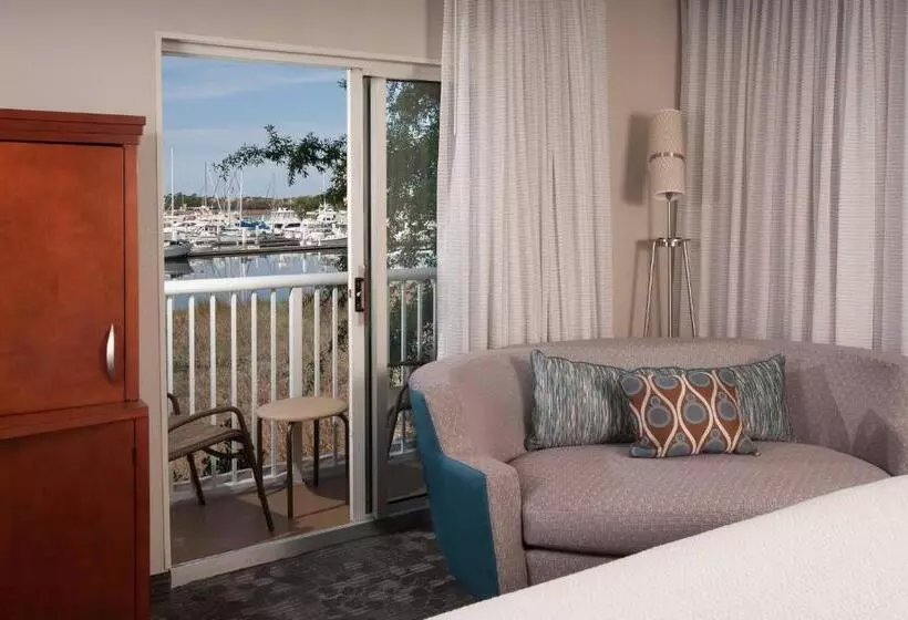 キングサイズベッドのスタンダードルーム, Courtyard Charleston Waterfront