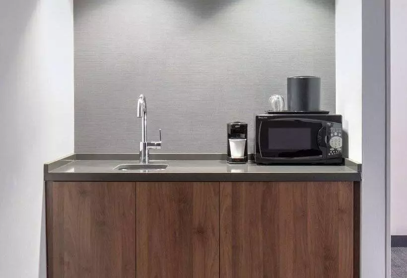 スイート, Courtyard By Marriott Chicago Downtown/river North