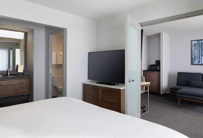 スイート, Courtyard By Marriott Chicago Downtown/river North