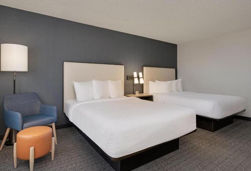 Executive Room Queen Bed, Courtyard By Marriott Indianapolis South