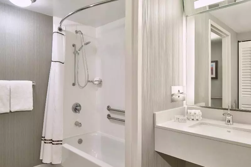 اتاق استاندارد با تخت بزرگ, Courtyard Portland Downtown/convention Center