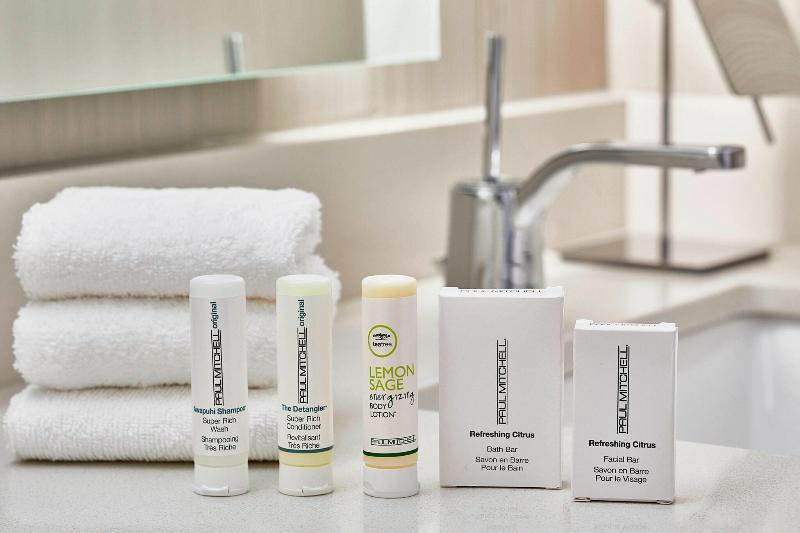 חדר סטנדרט עם מיטת קינג, Courtyard Portland Downtown/convention Center