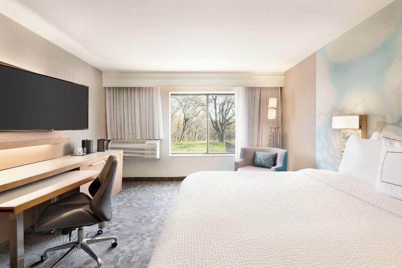 스탠다드 룸 킹사이즈 침대, Courtyard By Marriott Roseville