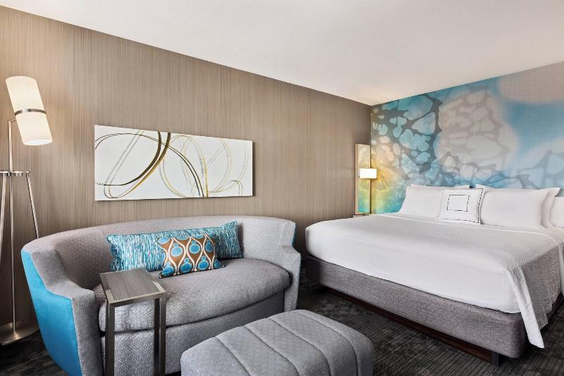 스탠다드 룸 킹사이즈 침대, Courtyard By Marriott Roseville
