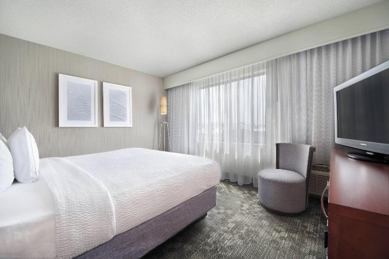 Quarto Standard Cama King, Courtyard Mishawaka University Area