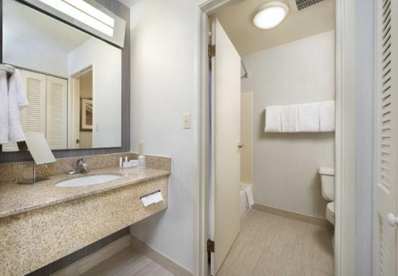 اتاق استاندارد با تخت بزرگ, Courtyard Mishawaka University Area