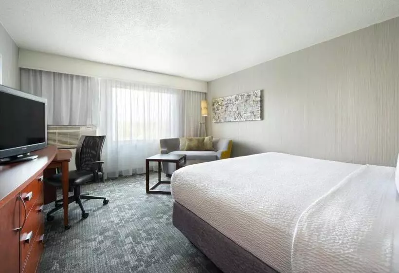身障者適用キングサイズベッドルーム, Courtyard Mishawaka University Area