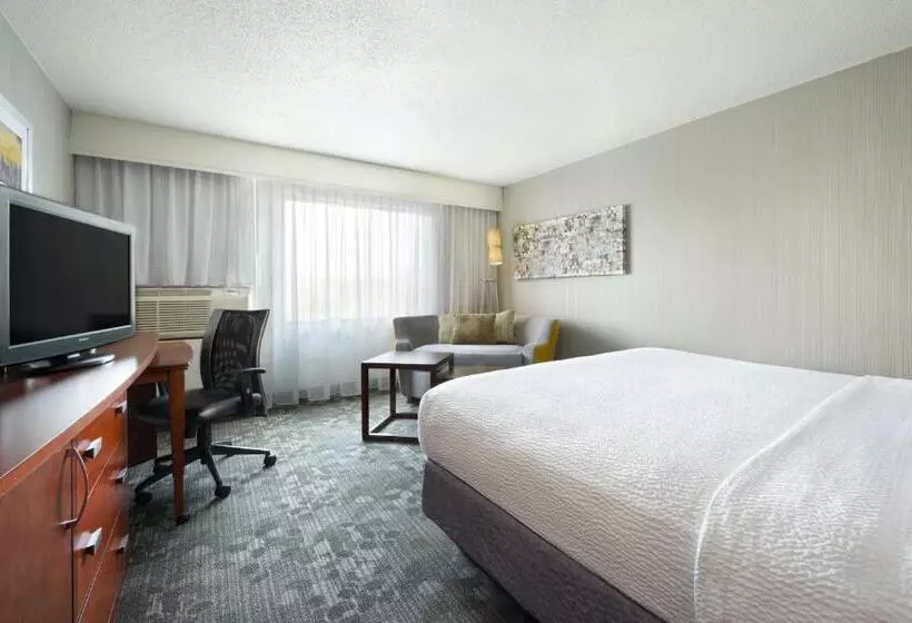 身障者適用キングサイズベッドルーム, Courtyard Mishawaka University Area