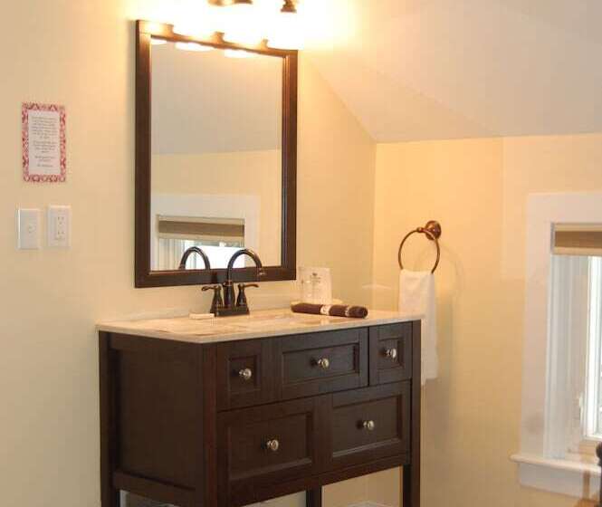 جناح عائلي, Cranmore Inn