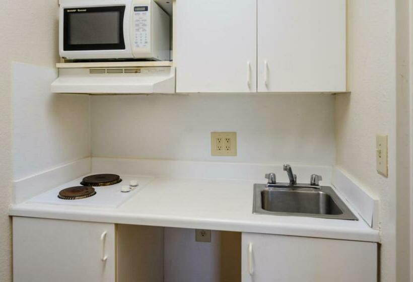 스탠다드 스튜디오, Hometowne Studios By Red Roof Winston Salem   University Pkwy