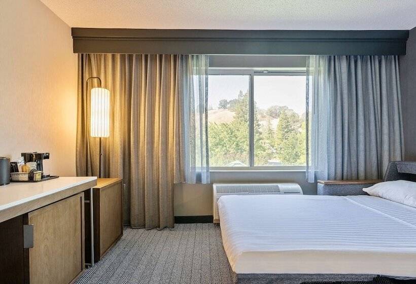 غرفه قياسيه سريرين مزدوجين, Sonesta Select Pleasant Hill