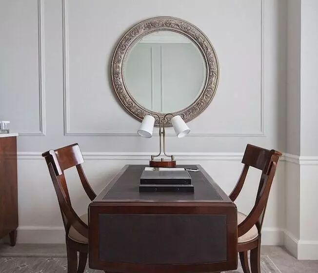 デラックスルーム, The Charleston Place