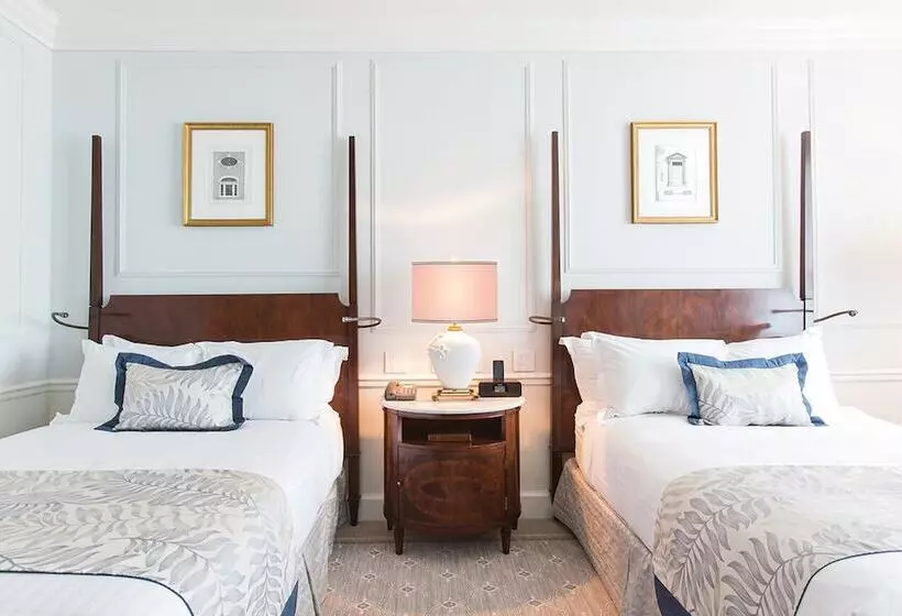 デラックスルーム, The Charleston Place