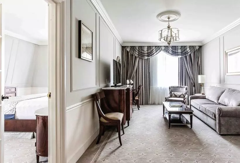 スイート, The Charleston Place