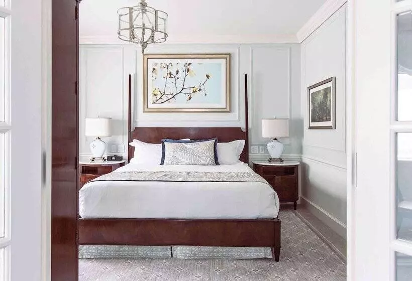 スイート, The Charleston Place