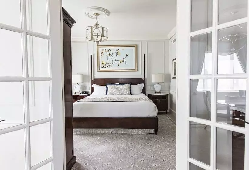 スイート, The Charleston Place