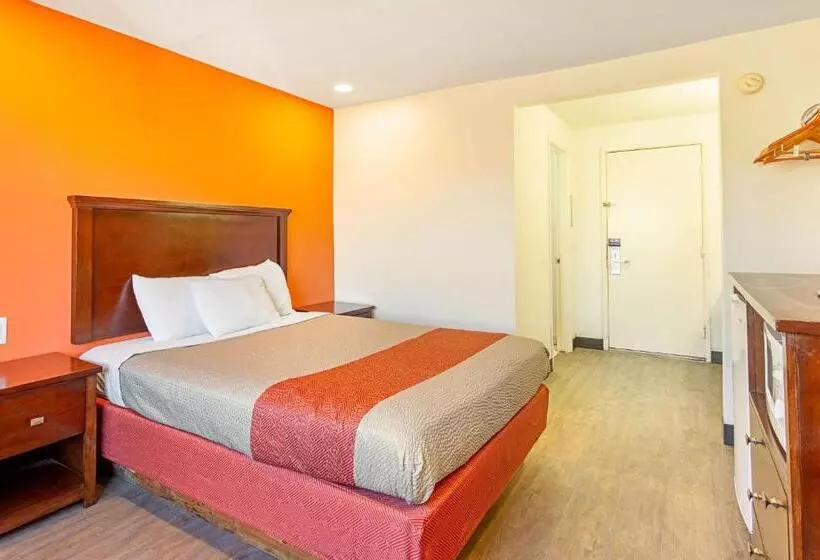 身障者適用スタンダードルーム, Motel 6 Pendleton, Or  West