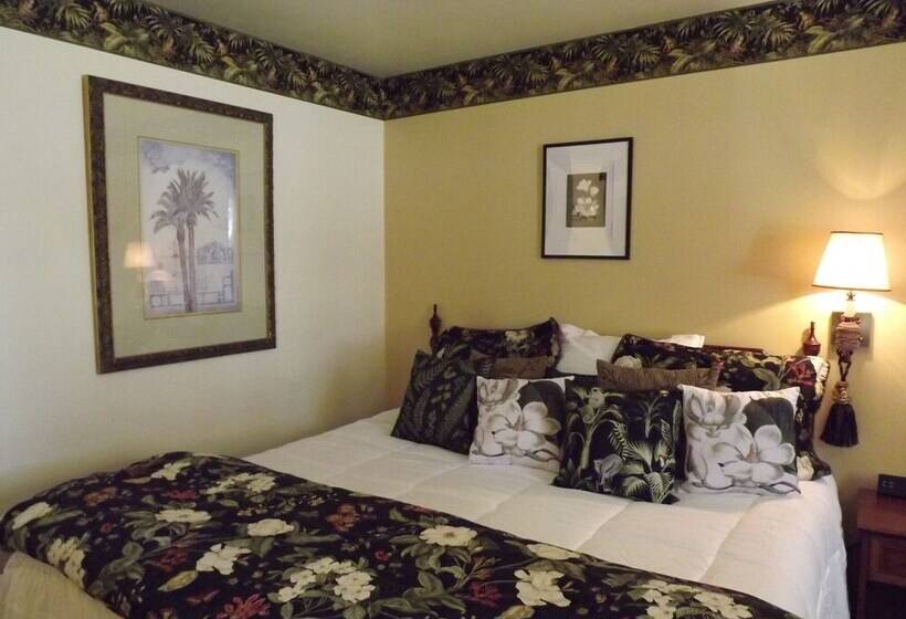 Номер Стандарт, Crest Country Inn