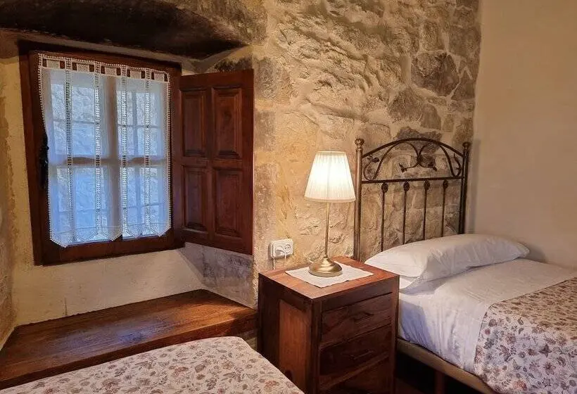 Standard Kolmen Hengen Huone, Posada Condado De La Mota