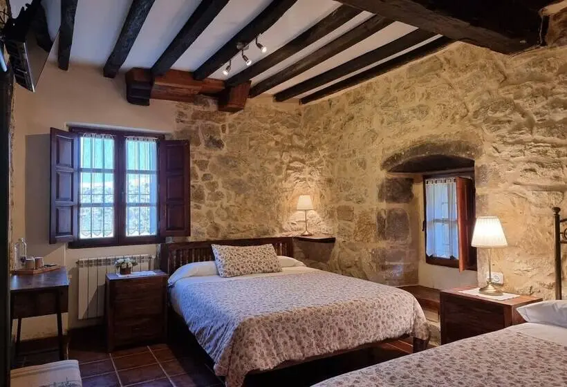Standard Kolmen Hengen Huone, Posada Condado De La Mota