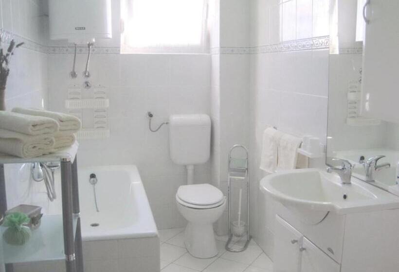 آپارتمان 1 خوابه, Ina Apartments