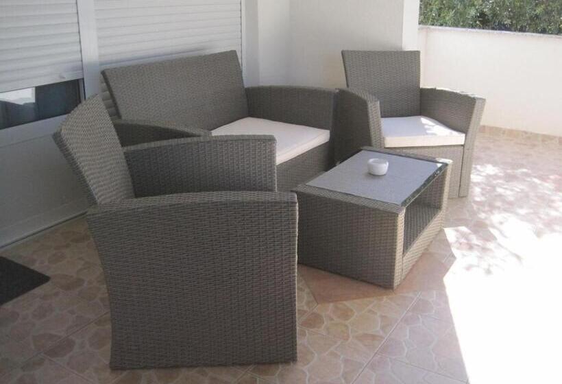 آپارتمان 1 خوابه, Ina Apartments