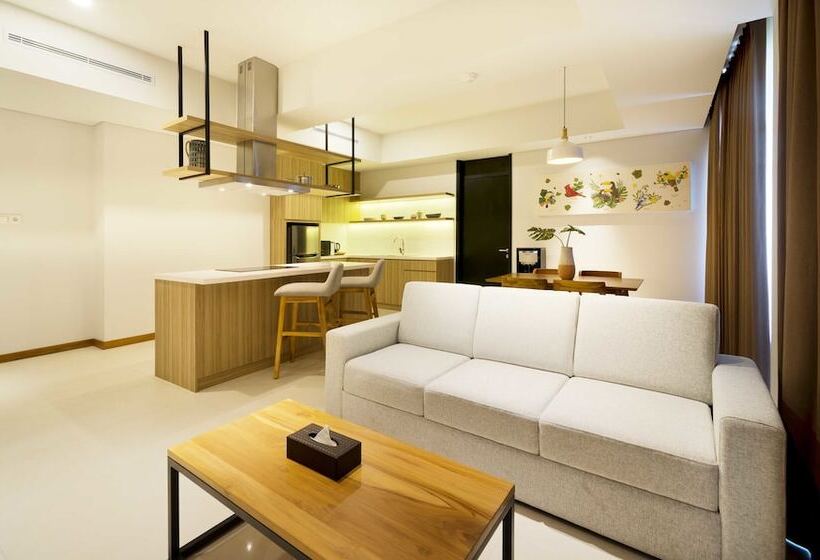 סוויטת אקזקיוטיב 2 חדרים, Aviary Bintaro