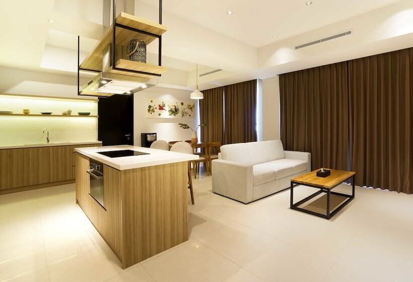 סוויטת אקזקיוטיב 2 חדרים, Aviary Bintaro