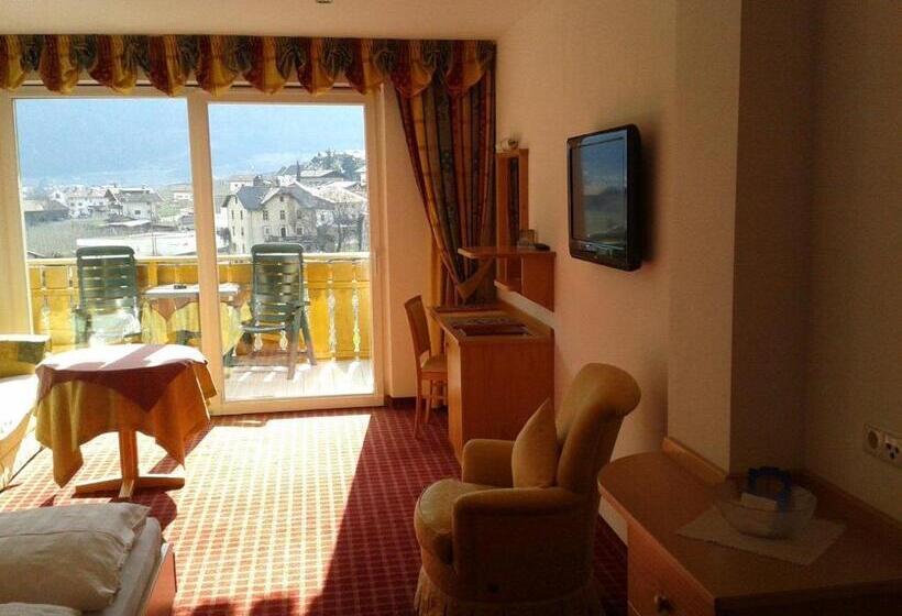 수피리어 룸, Flora