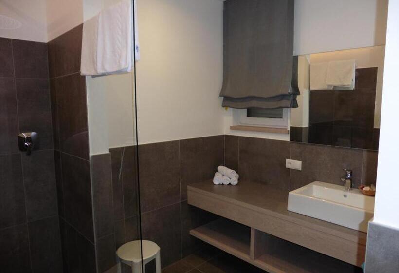 침실 1개 디럭스 아파트, Flora