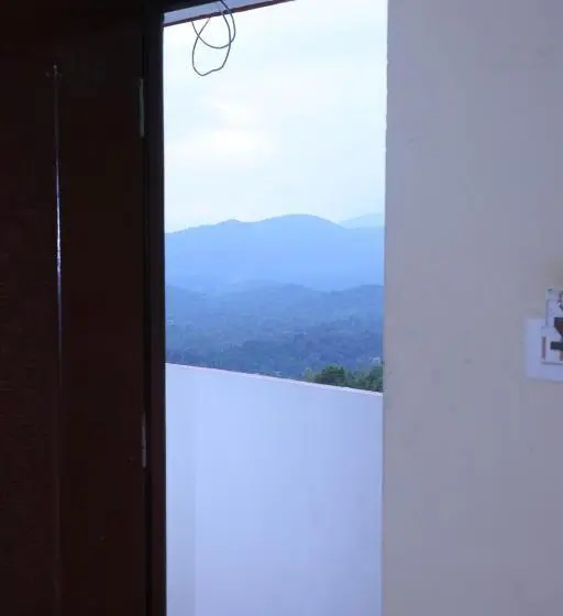 اتاق استاندارد با چشمانداز کوهستان, Kollanoor Guest House