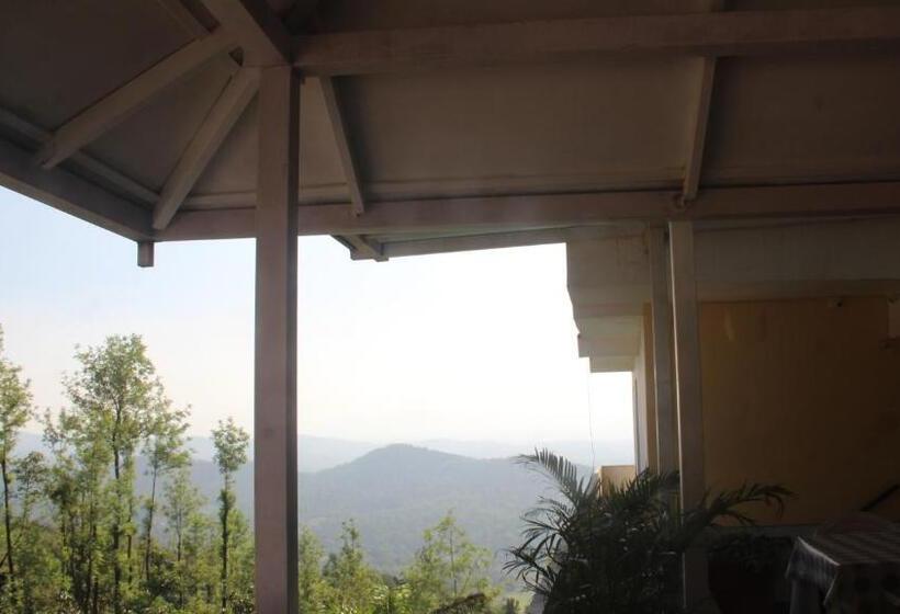 اتاق استاندارد چهار تخته, Kollanoor Guest House