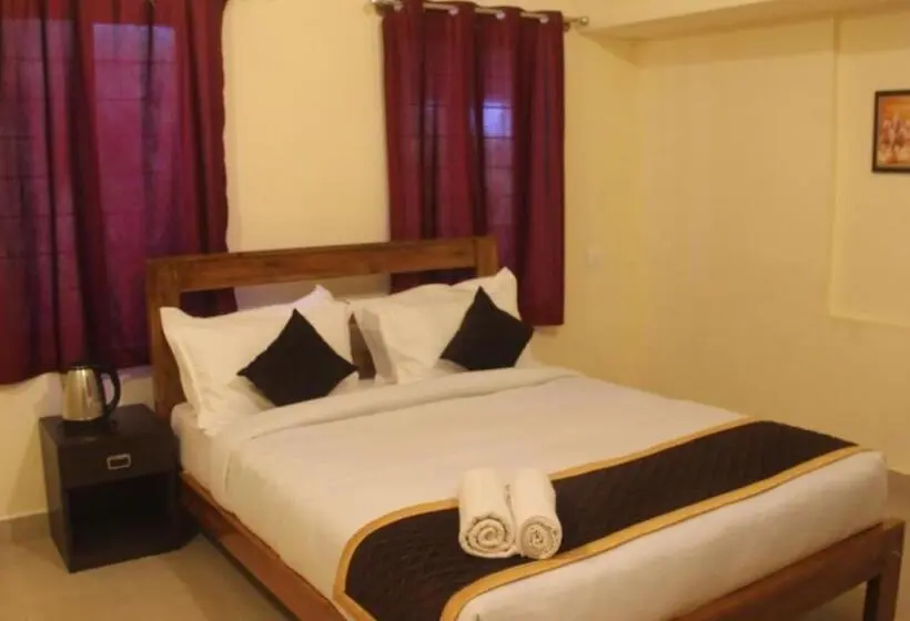 اتاق استاندارد چهار تخته, Kollanoor Guest House