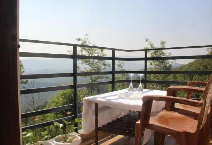 标准间带阳台, Kollanoor Guest House