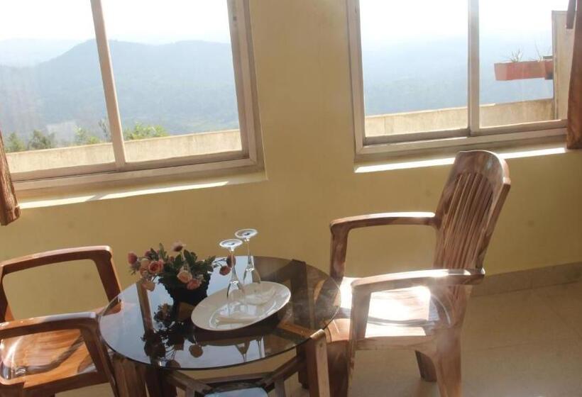标准间带阳台, Kollanoor Guest House