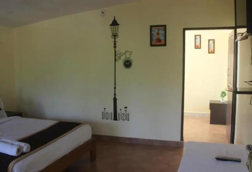 اتاق لوکس, Kollanoor Guest House