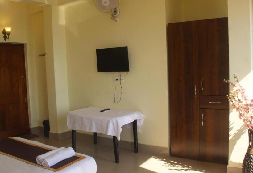 带阳台的豪华间, Kollanoor Guest House