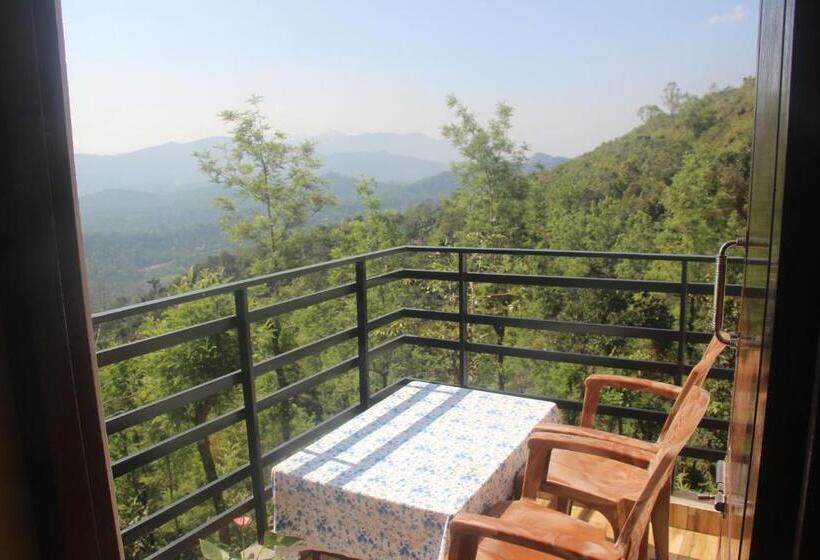 اتاق لوکس با بالکن, Kollanoor Guest House