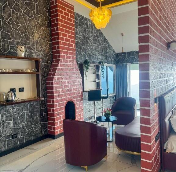 سوییت با چشم‌انداز کوه, Kollanoor Guest House