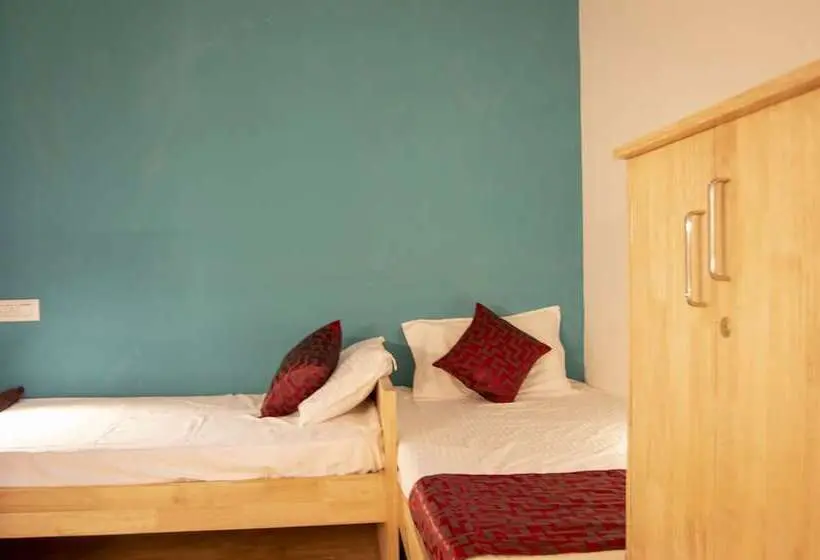 Bed in Shared Room, Roambay
