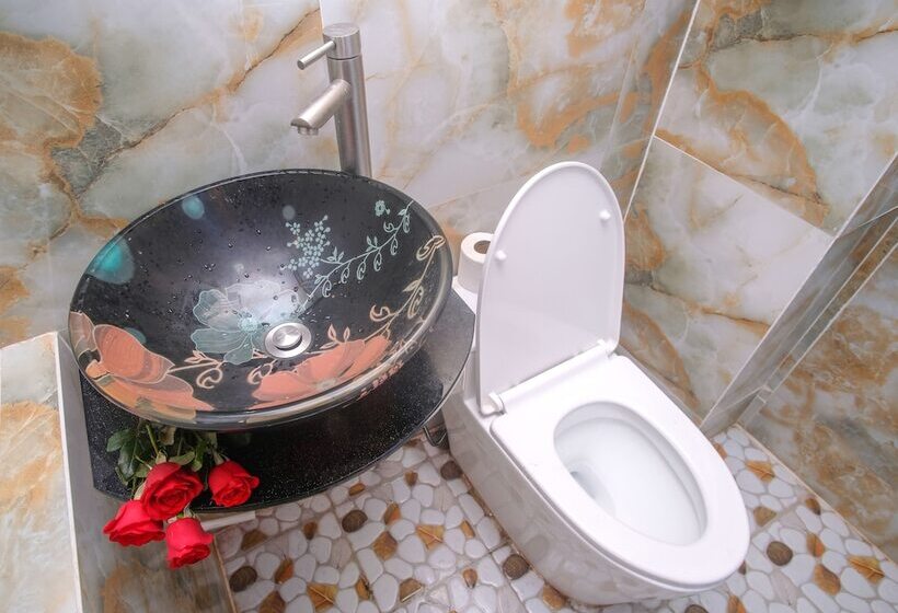 تختخواب در اتاق مشترک, Dola Hostel